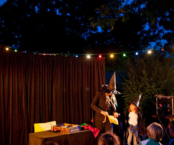 Enjoy magic shows to entertain the entire family
