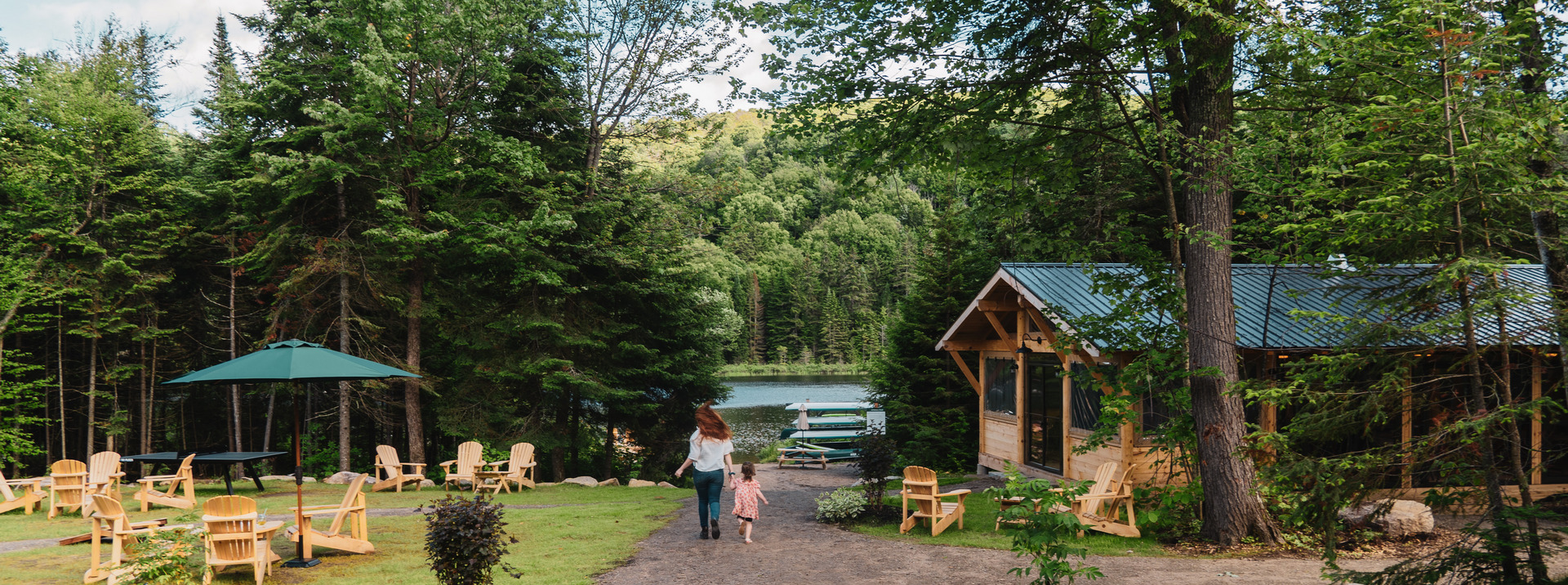 Camper entre deux lacs au coeur de la région Laurentides au Québec