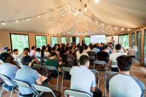 Salle de séminaire sous tente pour des évènements uniques